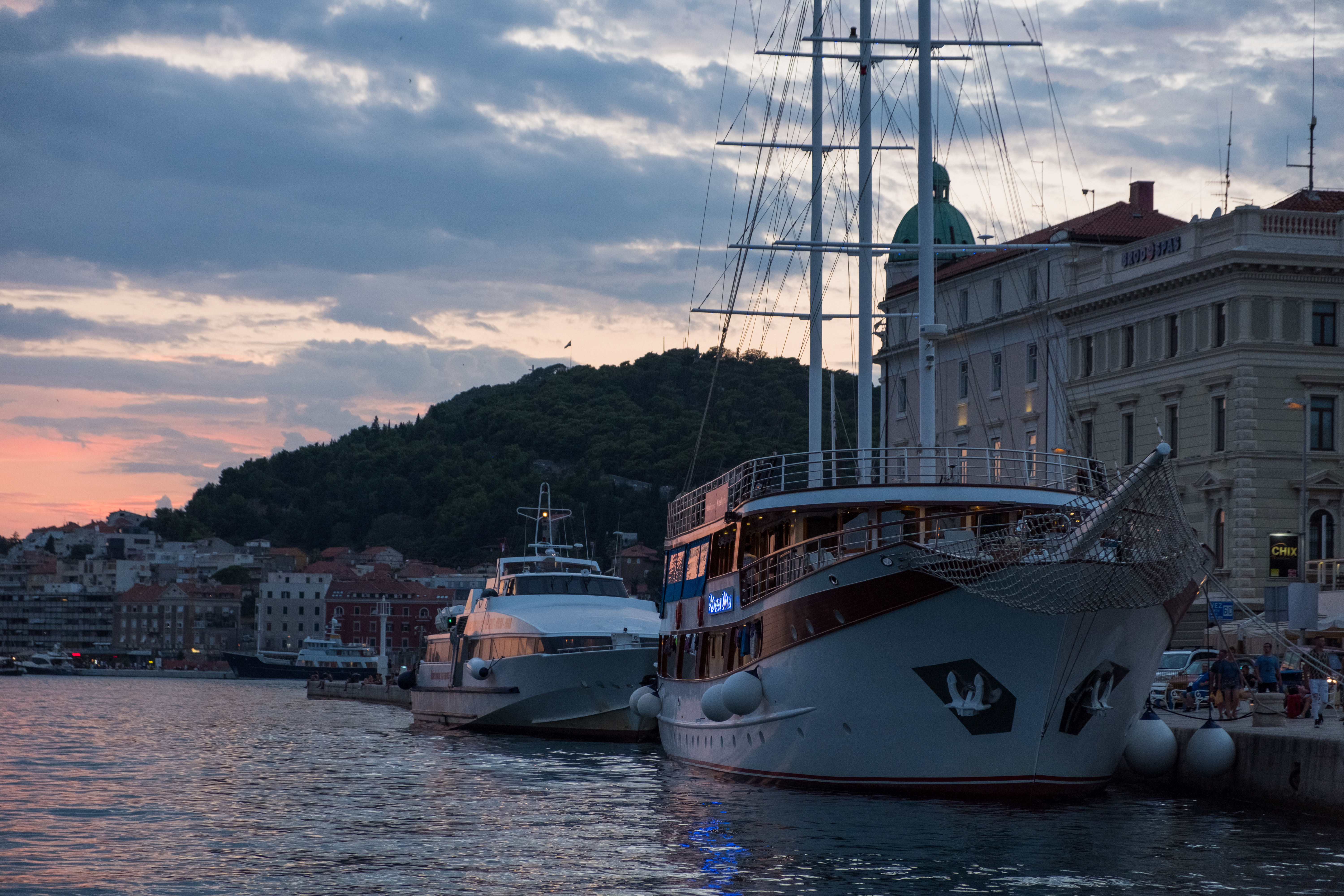 Split Pink Skies on the Riva